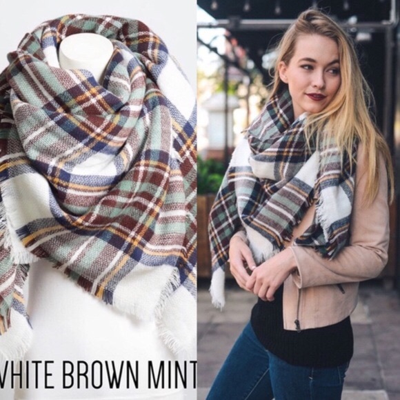 ✨New! Winter Wonder Plaid Blanket Scarf (1 left❗️) - Picture 2 of 4